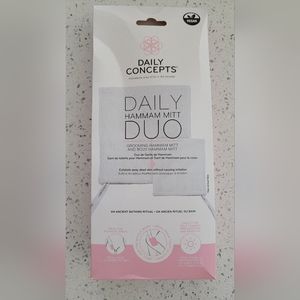 New Daily concepts daily duo grooming and body mitt